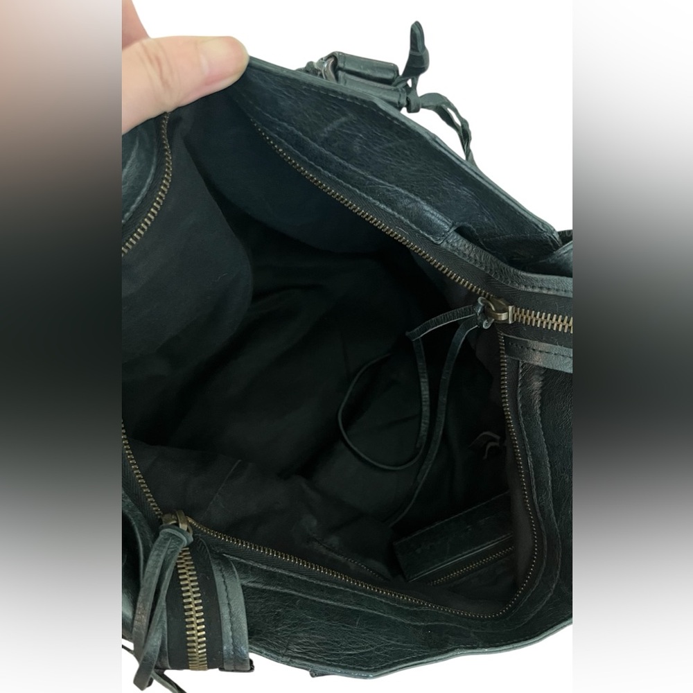 Balenciaga VELO 2012 Nicolas Ghesquière Crossbody Bag with classic hardware - Picture 15 of 16